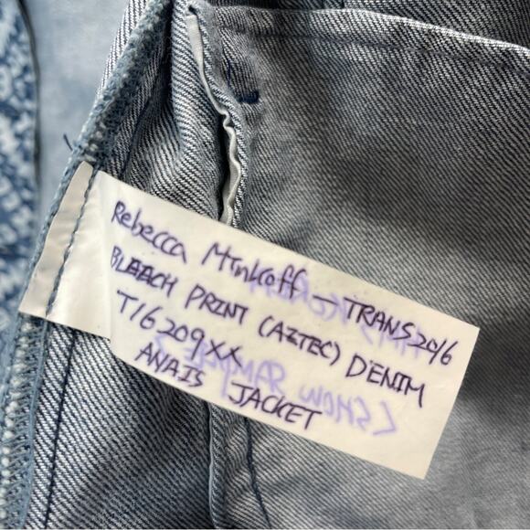 Rebecca Minkoff Aztec Bleach Print Denim Jacket Frayed Collar SAMPLE SHOW - Picture 4 of 14